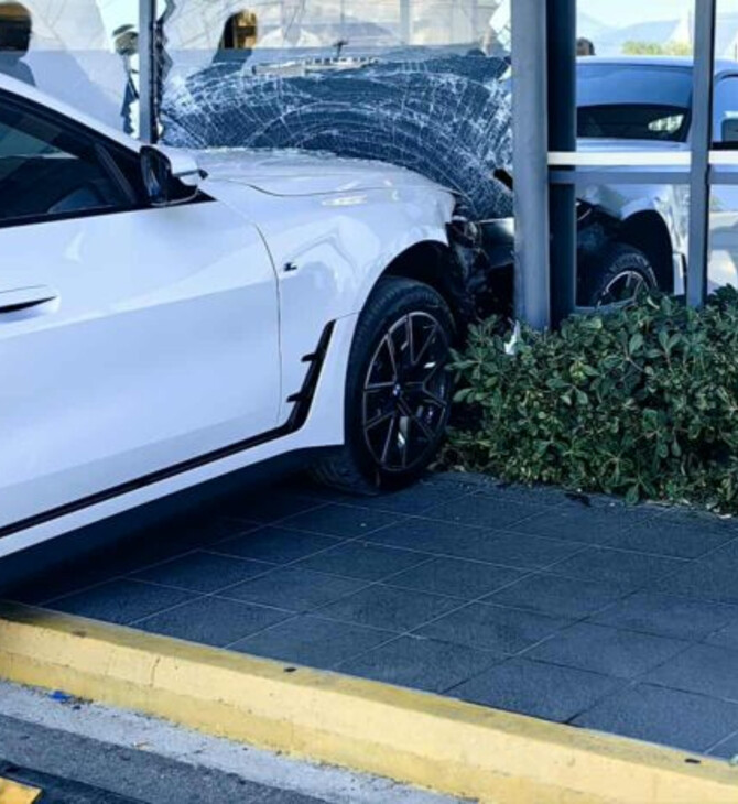 Πάτρα: IX έπεσε σε τζαμαρία σούπερ μάρκετ στο Ρίο