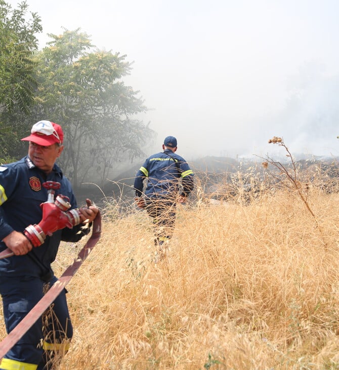Φωτιά στην Πρέβεζα στην περιοχή Μονολιθίου