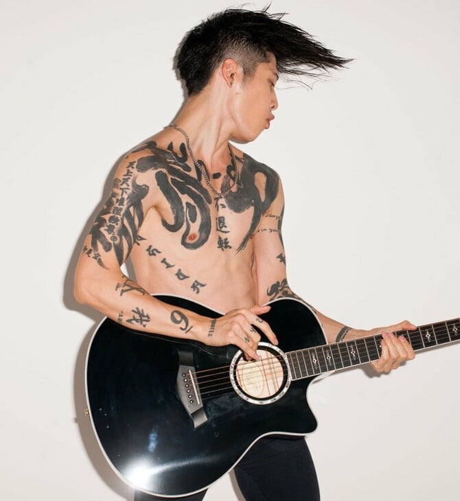 ―Κύριε Χατζιδάκι, πιστεύετε ότι σας αγαπάνε οι νέοι;