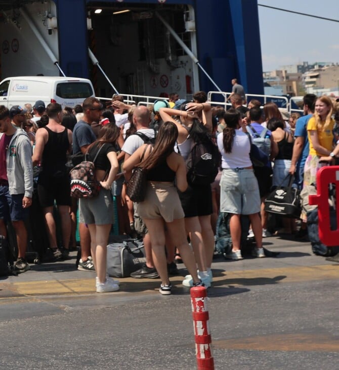 Δεμένα πλοία λόγω καιρού: Τι θα γίνει με τα δρομολόγια Σύρο, Τήνο, Μύκονο - Πότε εξασθενούν οι άνεμοι