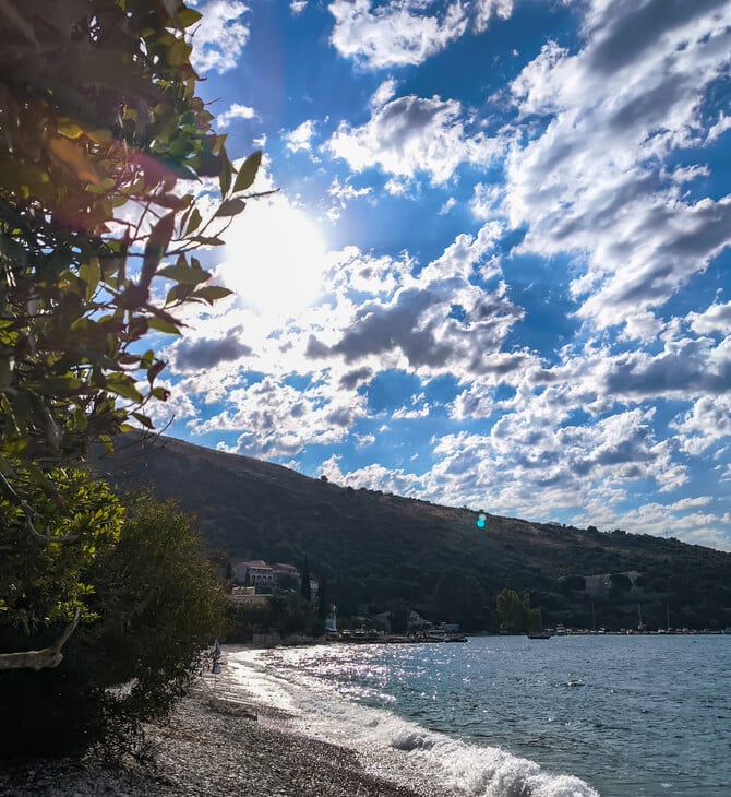 Ο καιρός σήμερα: Άνοδος θερμοκρασίας, μεμονωμένες καταιγίδες στα βόρεια και ανατολικά