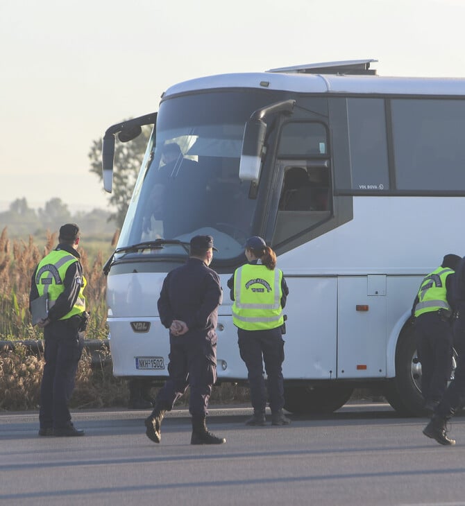 Εγνατία: Έριξαν πέτρες σε τουριστικό λεωφορείο - Τρεις τραυματίες