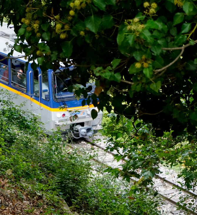 Καλάβρυτα: Ακινητοποιήθηκε σε δύσβατη περιοχή o Οδοντωτός - Σε εξέλιξη ο απεγκλωβισμός των επιβατών