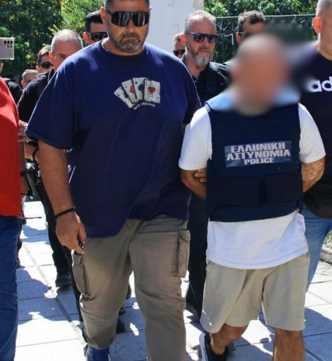 Γυναικοκτονία στον Βόλο: Ο 13χρονος γαντζώθηκε στο λαιμό του πατέρα του για να σώσει τη μητέρα του