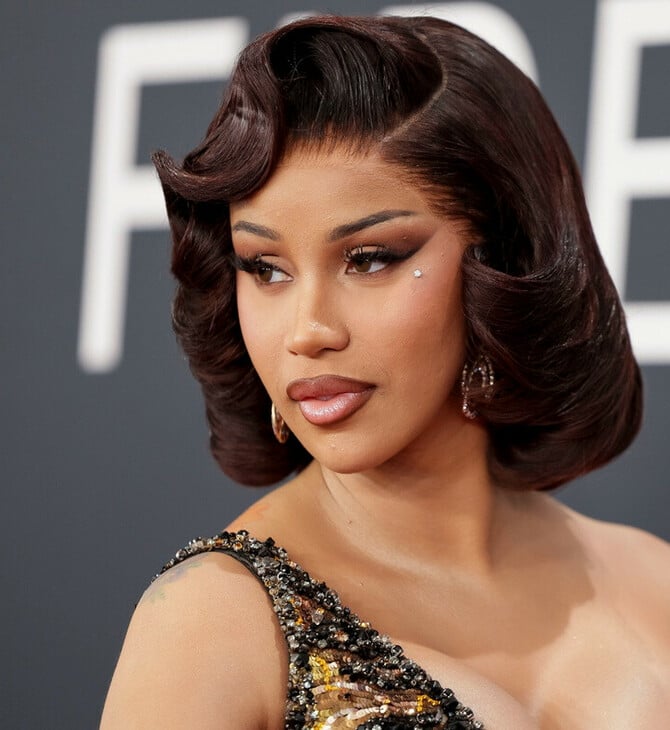Cardi B: Την μήνυσε γυναίκα για επίθεση και βιαιοπραγία