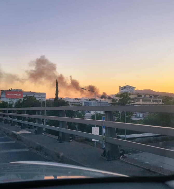 Φωτιά σε επιχείρηση στο Περιστέρι: Στο νοσοκομείο ένα άτομο 