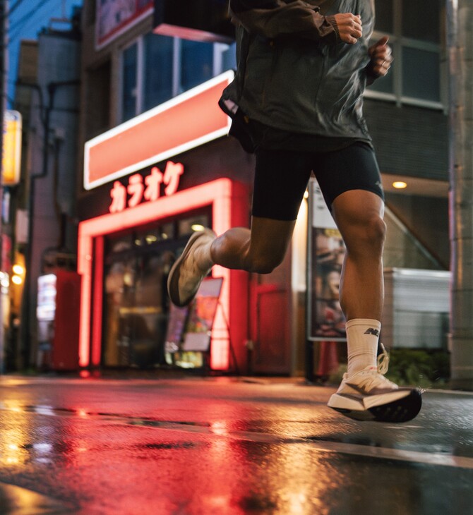FuelCell Rebel: Η New Balance μόλις λάνσαρε το πιο γρήγορο παπούτσι της