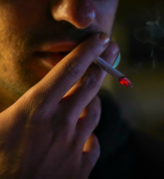 Η Ισπανία απαγορεύει το κάπνισμα σε εξωτερικούς χώρους μπαρ και εστιατορίων