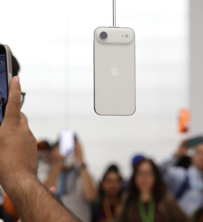 iPhone Air: Πόσο διαρκεί η μπαταρία του - O Tim Cook απαντά
