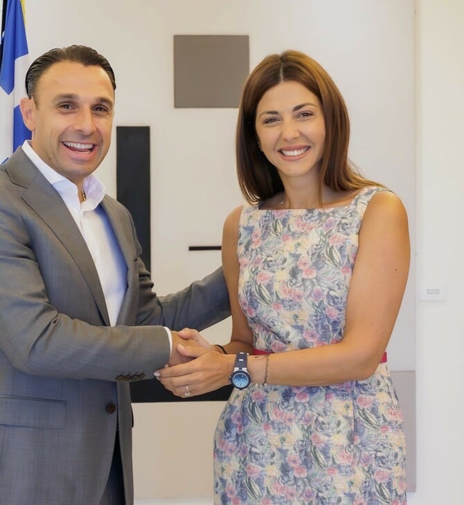 Η ΘΕΟΝΗ προσφέρει καθαρό νερό και χαμόγελα στα σχολεία 9 νησιών