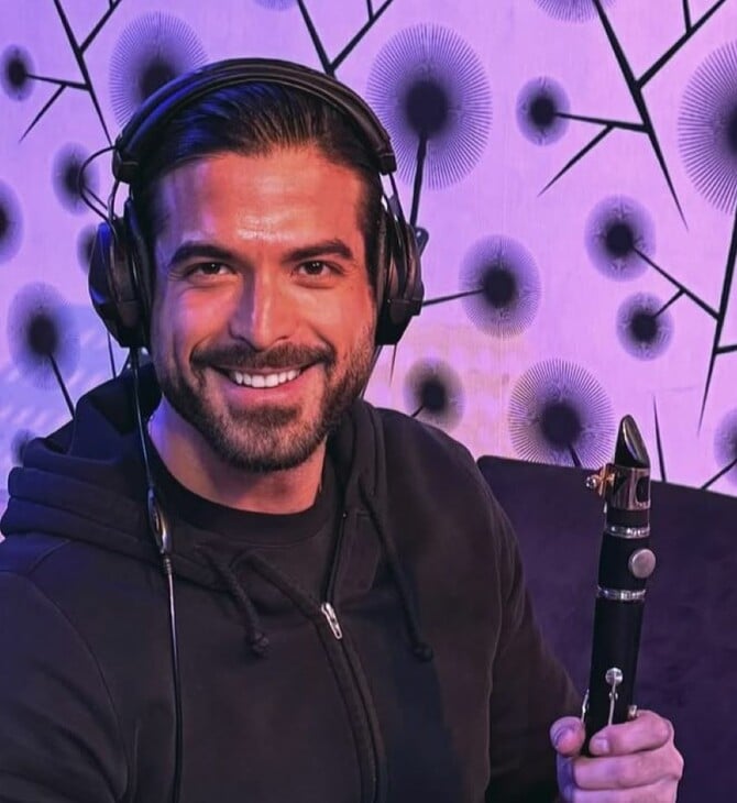 Μήνυση στον Άρη Μουγκοπέτρο από τον άνδρα που του έδωσε την κροτίδα 