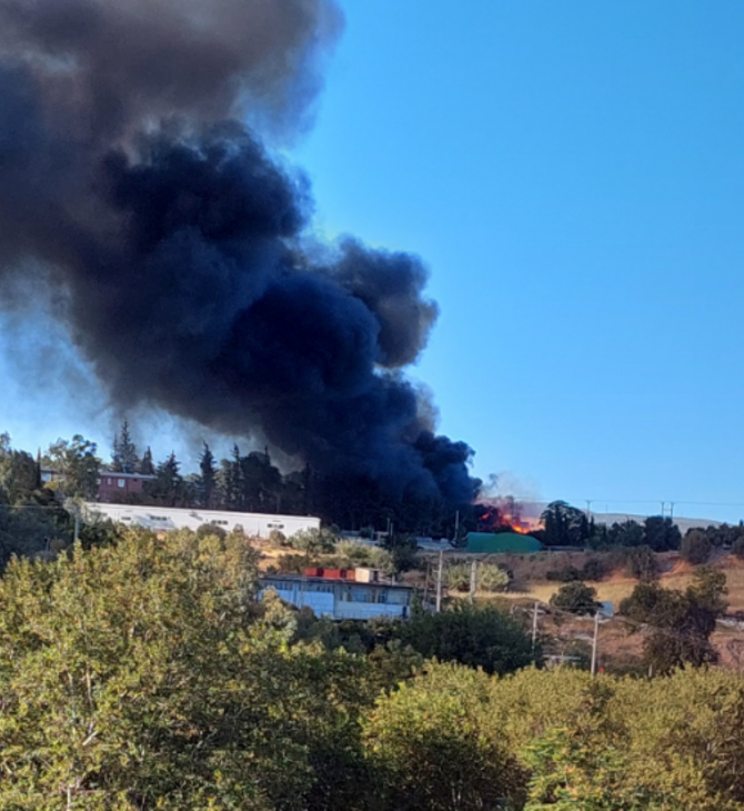 Φωτιά τώρα στο Μενίδι - Επιχειρεί και ένα ελικόπτερο 