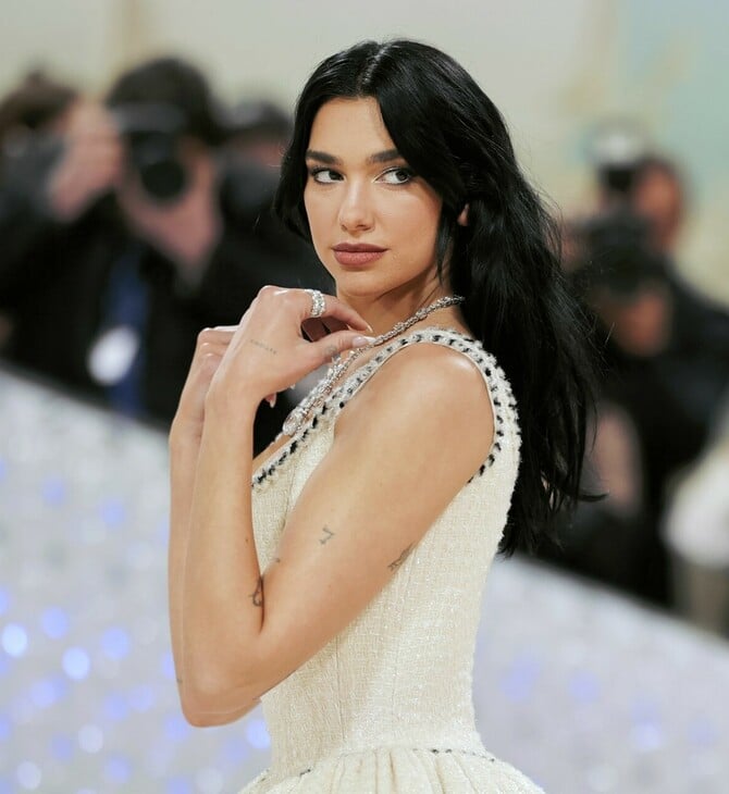 Dua Lipa: Απέλυσε τον ατζέντη της λόγω φερόμενης υποστήριξής του στο Ισραήλ