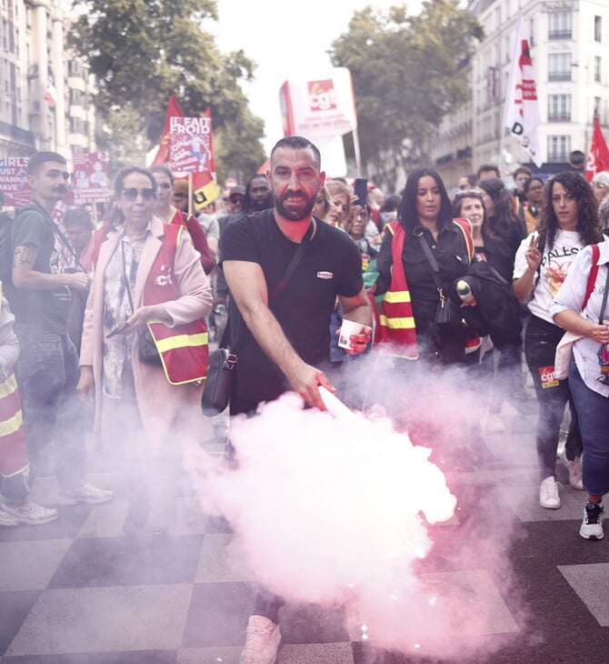Γαλλία: Πανεθνικές απεργίες κατά της λιτότητας - Κλειστός ο Πύργος του Άιφελ, ακυρώσεις εκατοντάδων πτήσεων