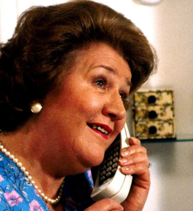 Πέθανε η Patricia Routledge, γνωστή από τη σειρά «Keeping Up Appearances» του BBC
