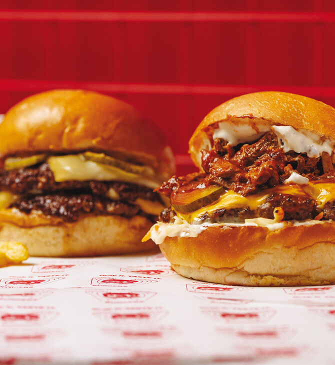 Pax Burgers: Το νέο concept Pax Mess σε προκαλεί να λερωθείς άφοβα