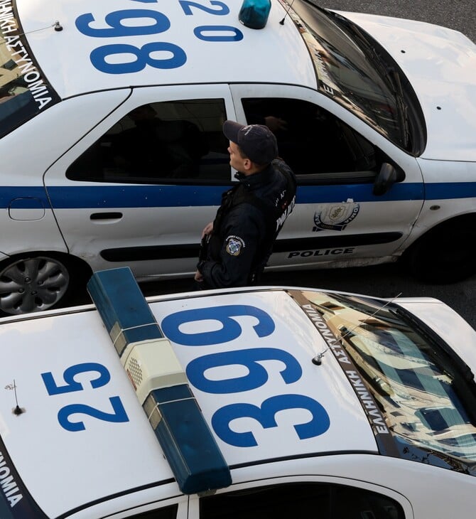 Ίλιον: Σοβαρό τροχαίο με παράσυρση πεζού από μοτοσικλέτα