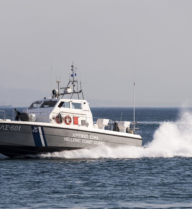 Ναυάγιο ανοιχτά της Λέσβου: Τέσσερις άνθρωποι ανασύρθηκαν χωρίς τις αισθήσεις τους