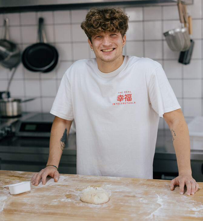 Στο Alouatou θα φας γαλατόπιτα και ζυμωτό ψωμί όπως παλιά