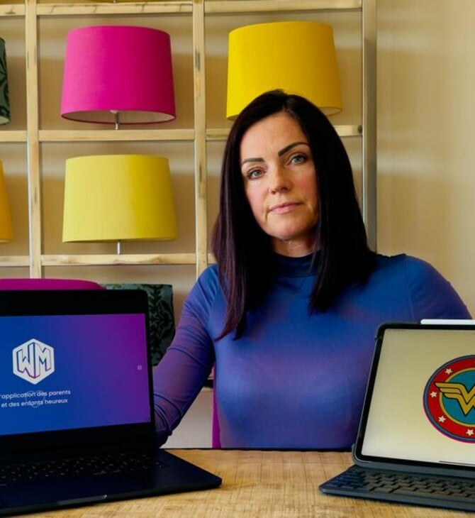 Wondermum vs Wonder Woman: Η «μάχη» μιας μητέρας με την αυτοκρατορία υπερηρώων DC