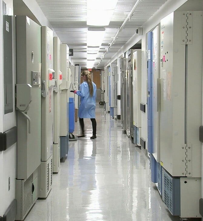 ΠΑΓΝΗ: Οι γιατροί δίνουν μάχη για το 3χρονο κορίτσι που ανασύρθηκε από πισίνα στη Ρόδο
