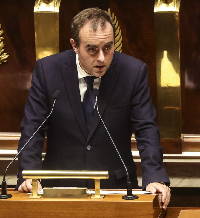 Γαλλία: Η Εθνοσυνέλευση απέρριψε την πρόταση μομφής κατά της κυβέρνησης Λεκορνί