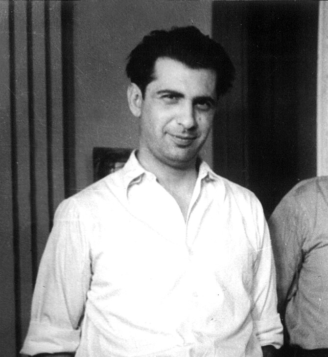 Γιώργος Τζαβέλλας: Ο πρωτοπόρος σκηνοθέτης της «Κάλπικης Λίρας»