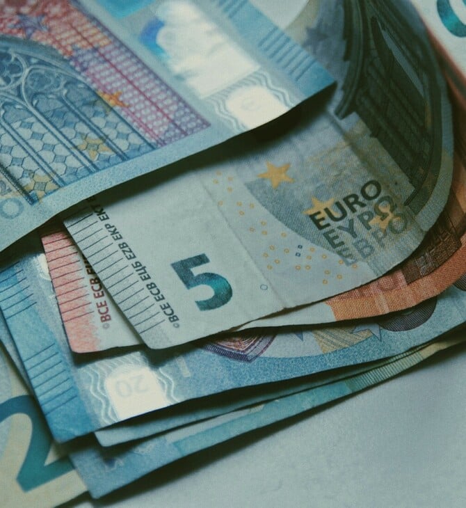 Voucher 750 ευρώ ΔΥΠΑ: Ποιους αφορά και πότε τελικά θα γίνουν οι πληρωμές