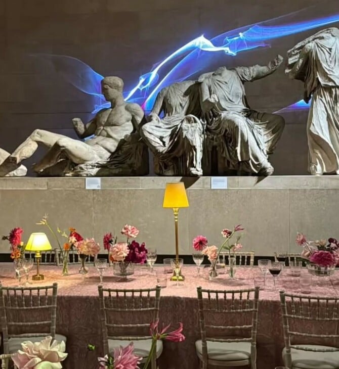 Η Μαρέβα Μητσοτάκη αντέδρασε για το δείπνο που διοργάνωσε το Βρετανικό Μουσείο μπροστά από τα Γλυπτά του Παρθενώνα