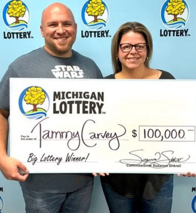 Γυναίκα κέρδισε λαχείο με αριθμούς που της έδωσε το ChatGPT