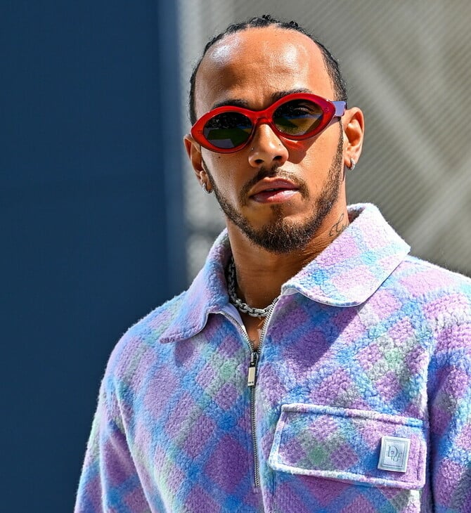 Βρετανία: Αποσύρθηκαν διαφημίσεις με πρωταγωνιστή τον Λιούις Χάμιλτον - Ο λόγος