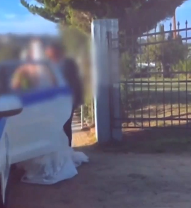 Σκιάθος: Νύφη έφθασε στην εκκλησία με περιπολικό