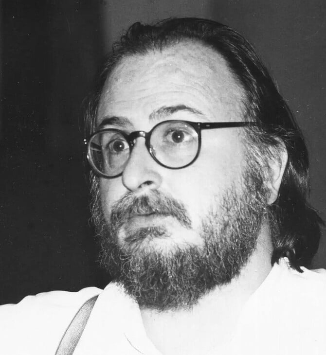 Μεγαλώνοντας με τους «Κωλοέλληνες»