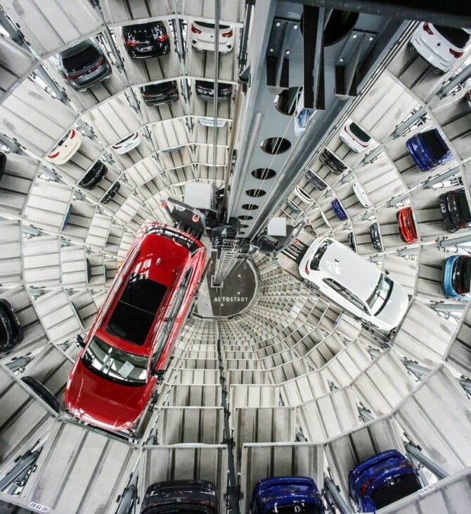 Η Ευρώπη «μετρά ημέρες» πριν σταματήσει η παραγωγή αυτοκινήτων λόγω της κρίσης στους ημιαγωγούς