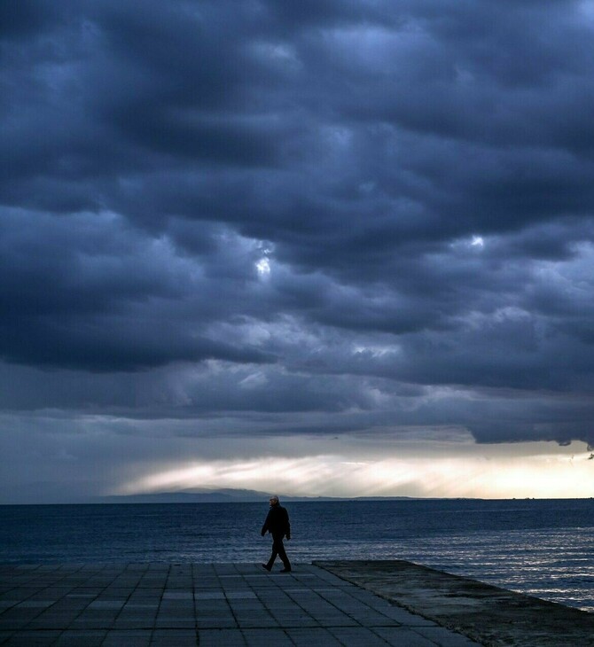 Μαρουσάκης: Aβαθές βαρομετρικό χαμηλό φέρνει νέες καταιγίδες την Παρασκευή 