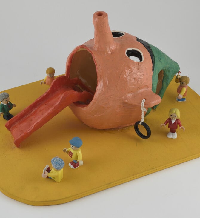 Πολύχρωμη έκθεση για παιδικές χαρές με εικαστική ματιά στο Μουσείο Μπενάκη