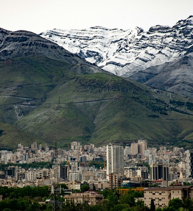 Ιράν: Ο πρόεδρος Πεζεσκιάν θέλει να αλλάξει την πρωτεύουσα της χώρας