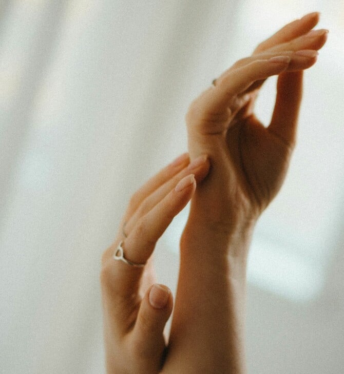 Ερυθηματώδης λύκος: Τι είναι, πώς εντοπίζεται και ποιους «απειλεί» περισσότερο