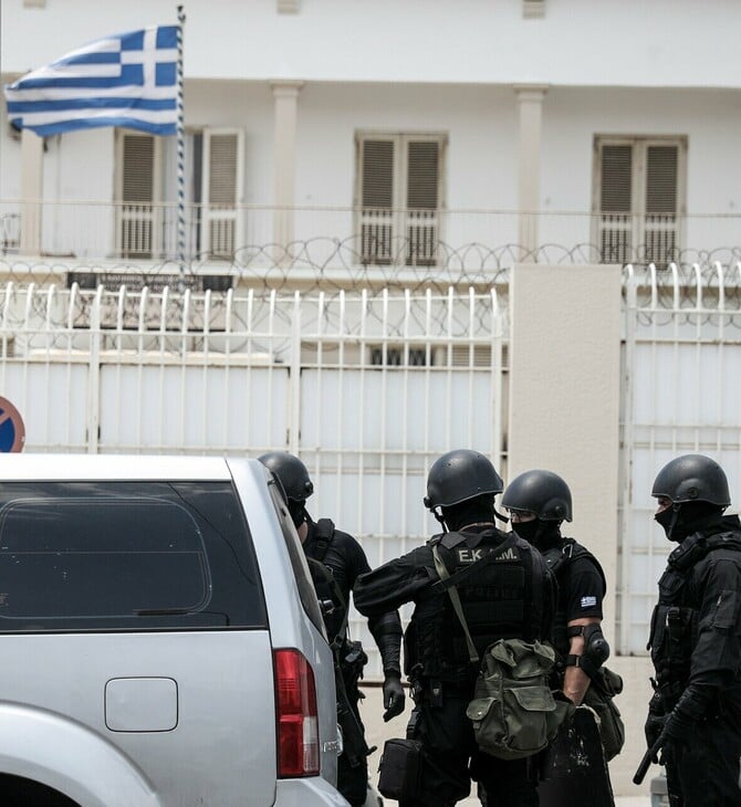 Έφοδος της ΕΛΑΣ στον Κορυδαλλό - Εντοπίστηκε αυτοσχέδιο σουβλί