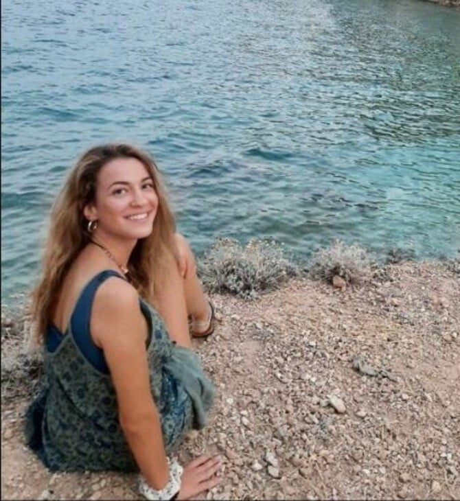 Γυναικοκτονία στη Φολέγανδρο: Ο δράστης ζητά ελαφρυντικά – «Δεν έχει ζητήσει ούτε ένα συγγνώμη» λέει η μητέρα της Γαρυφαλλιάς