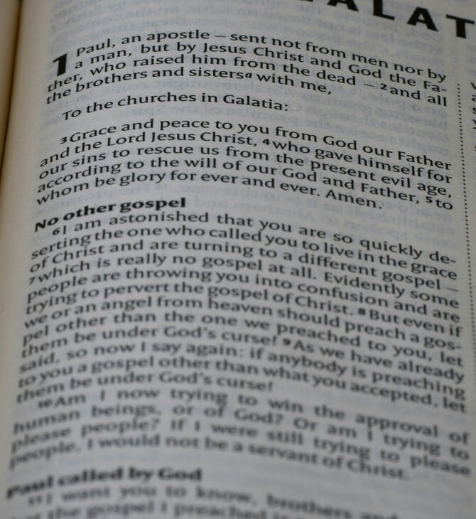 Το «vibe coding» είναι η Λέξη της Χρονιάς για το 2025, σύμφωνα με το λεξικό Collins