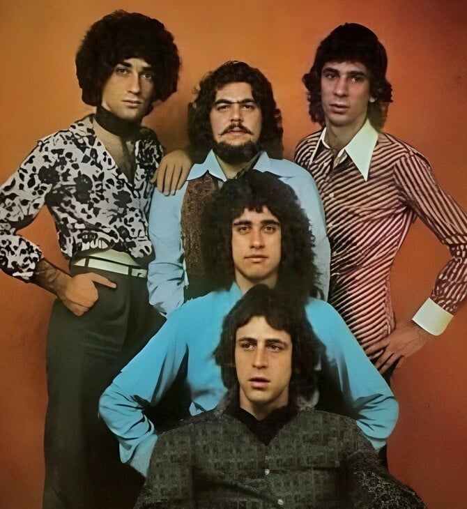 Ηλίας Ασβεστόπουλος και 2002: 50 χρόνια από το άλμπουμ «Ο Σιδερένιος Άνθρωπος»