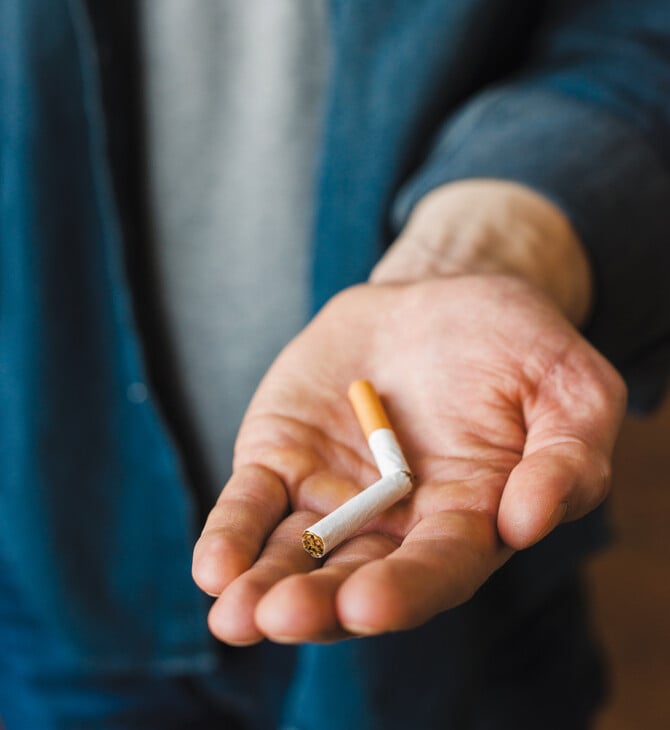 Παγκοσμίως, 1 στους 5 ενήλικες εξακολουθεί να καπνίζει