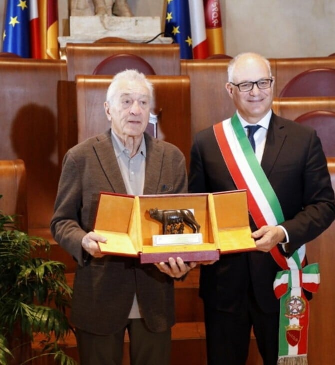 ΡΟΜΠΕΡΤ ΝΤΕ ΝΙΡΟ ΛΥΚΑΙΝΑ ΚΑΠΙΤΩΛΙΟΥ ΜΑΜΝΤΑΝΙ