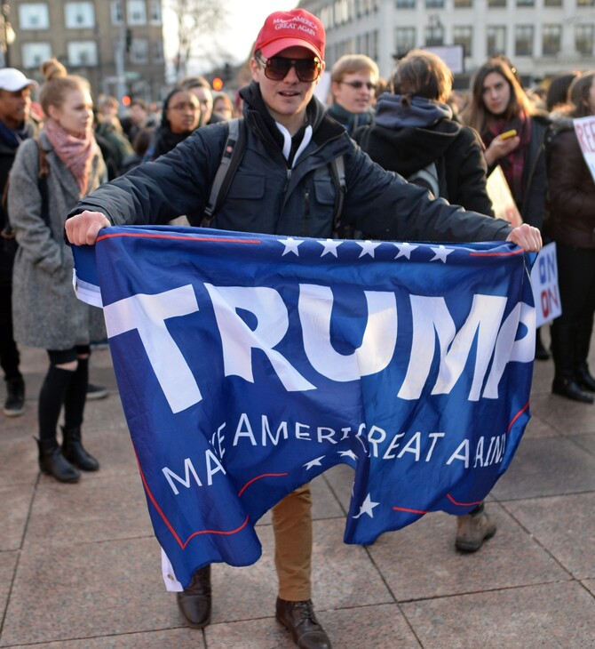 ΝΙΚ ΦΟΥΕΝΤΕΣ ΝΤΟΝΑΛΝΤ ΤΡΑΜΠ