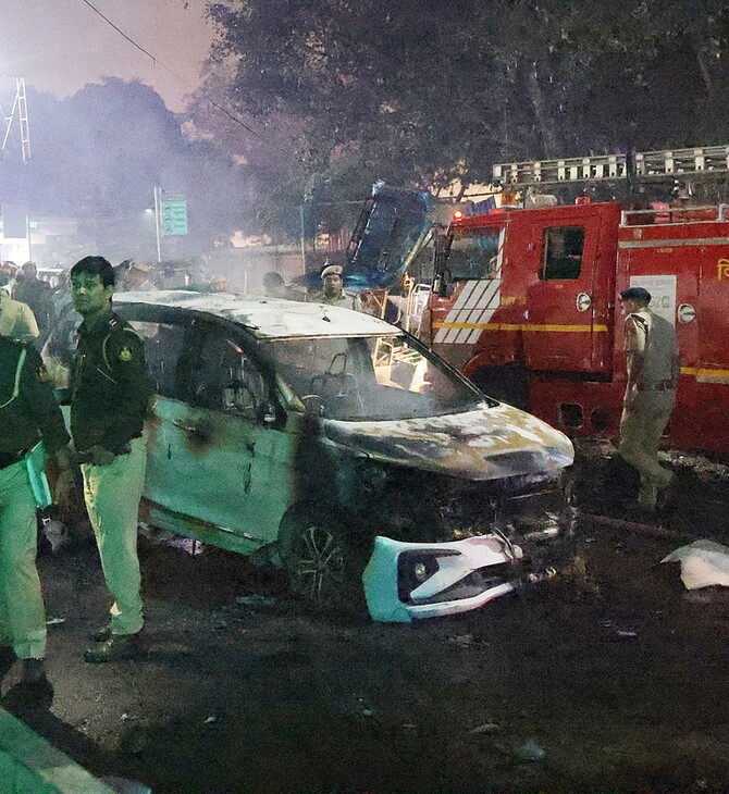 Ινδία: Ισχυρή έκρηξη κοντά στο Κόκκινο Φρούριο του Δελχί - Τουλάχιστον οκτώ νεκροί