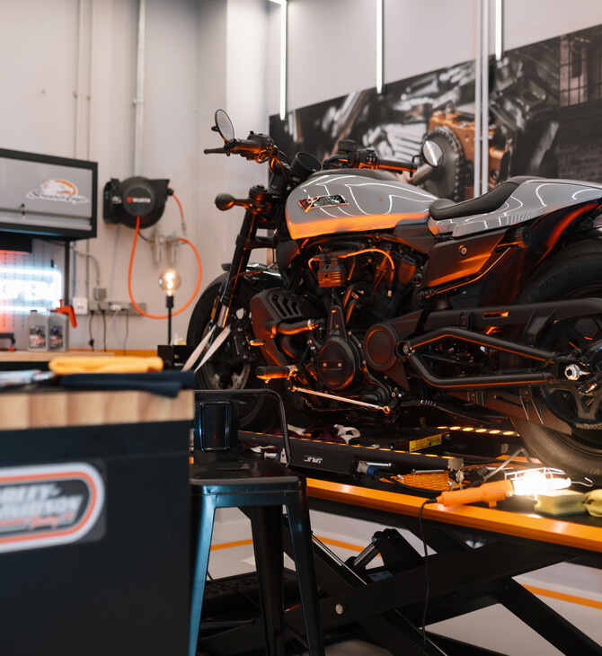 Η Harley Davidson γιόρτασε τα εγκαίνια του νέου καταστήματος με ένα εντυπωσιακό opening