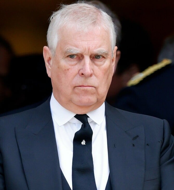  Το Παλάτι αλλάζει ξανά το όνομα του Άντριου