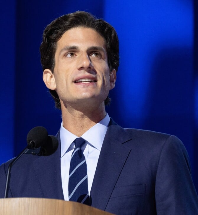 ΤΖΑΚ ΣΛΟΣΜΠΕΡΓΚ ΤΖΟΝ ΚΕΝΕΝΤΙ ΕΓΓΟΝΟΣ