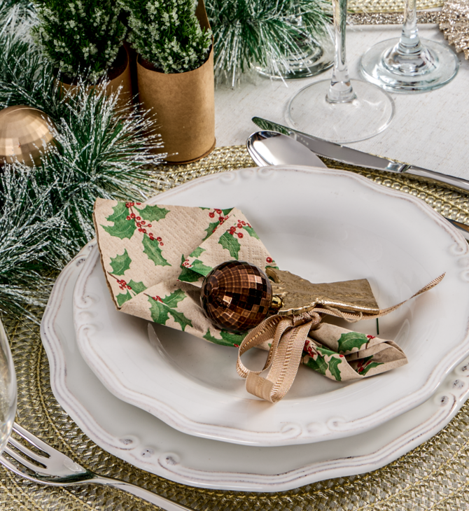 Πώς θα γίνεις ο πρωταγωνιστής των φετινών Χριστουγέννων